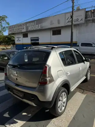 RENAULT-SANDERO-1.6 STEPWAY 16V FLEX 4P AUTOMÁTICO RENAULT-SANDERO-2013