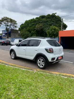 RENAULT-SANDERO-2015