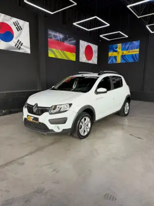 RENAULT-SANDERO-2015