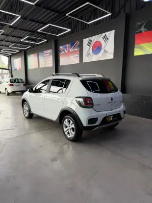 RENAULT-SANDERO-2015