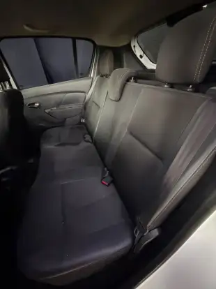 RENAULT-SANDERO-2015