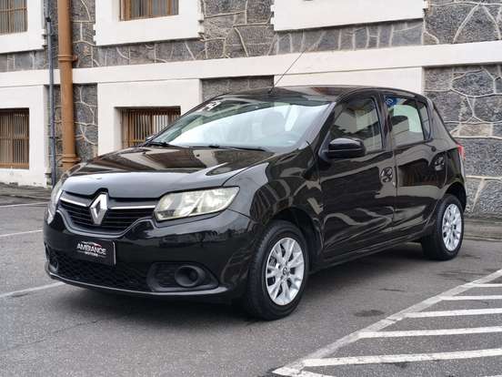 RENAULT-SANDERO-2018
