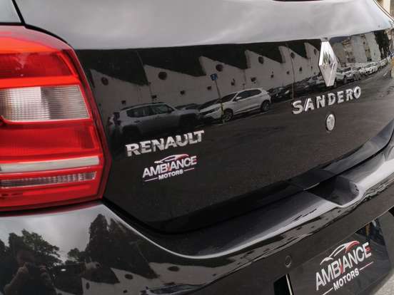 RENAULT-SANDERO-2018