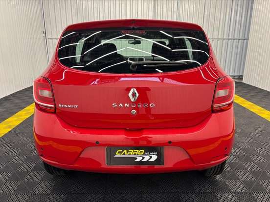 RENAULT-SANDERO-2018