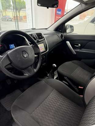 RENAULT-SANDERO-2017