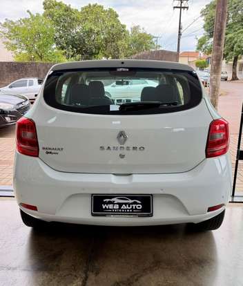 RENAULT-SANDERO-2017