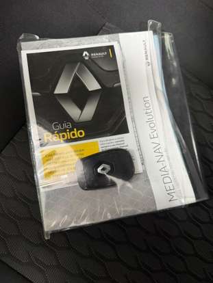RENAULT-SANDERO-2017