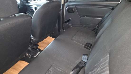 RENAULT-SANDERO-2013
