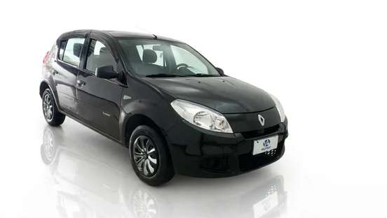 RENAULT-SANDERO-2011
