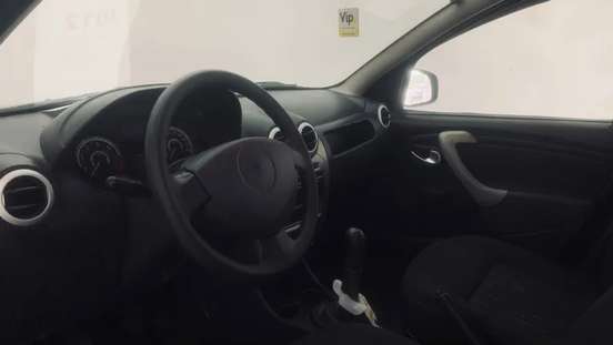 RENAULT-SANDERO-2011
