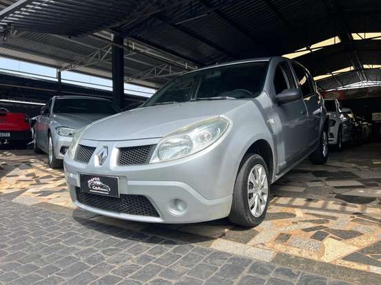 RENAULT-SANDERO-2009