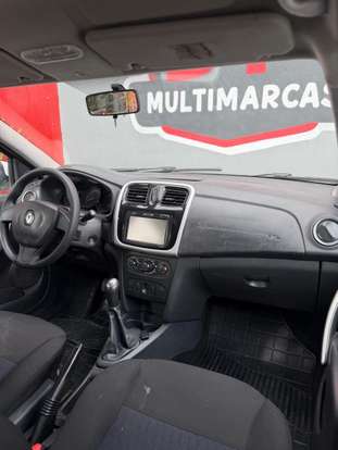 RENAULT-SANDERO-2015