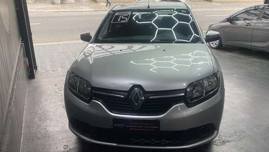 RENAULT-SANDERO-2015
