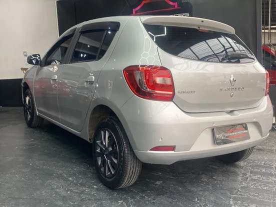 RENAULT-SANDERO-1.6 EXPRESSION 8V FLEX 4P AUTOMATIZADO RENAULT-SANDERO-2015