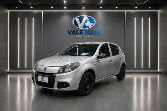 RENAULT-SANDERO-2014