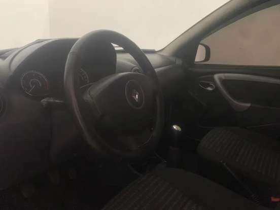 RENAULT-SANDERO-2014