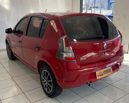 RENAULT-SANDERO-2014