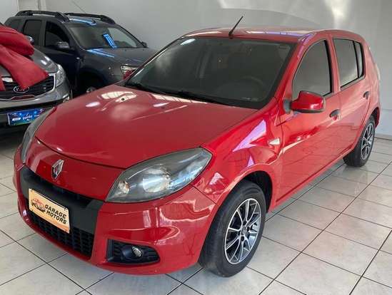 RENAULT-SANDERO-2014