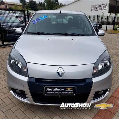 RENAULT-SANDERO-2013