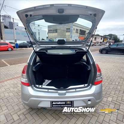 RENAULT-SANDERO-2013