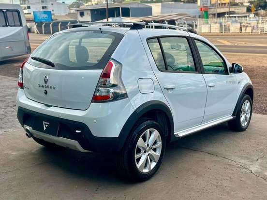 RENAULT-SANDERO-1.6 STEPWAY 16V FLEX 4P AUTOMÁTICO RENAULT-SANDERO-2013