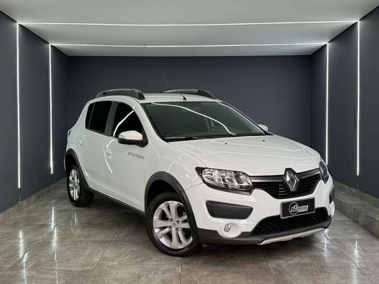 RENAULT-SANDERO-2015