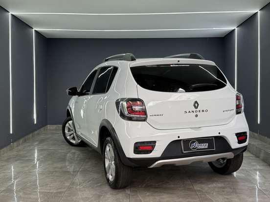 RENAULT-SANDERO-1.6 STEPWAY 8V FLEX 4P AUTOMATIZADO RENAULT-SANDERO-2015