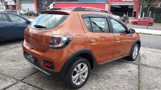 RENAULT-SANDERO-2014
