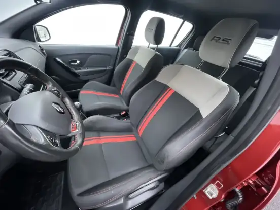 RENAULT-SANDERO-2021