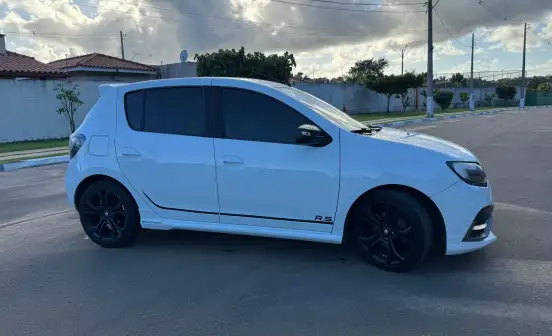 RENAULT-SANDERO-2016
