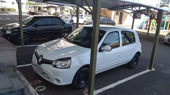 RENAULT-CLIO-2015