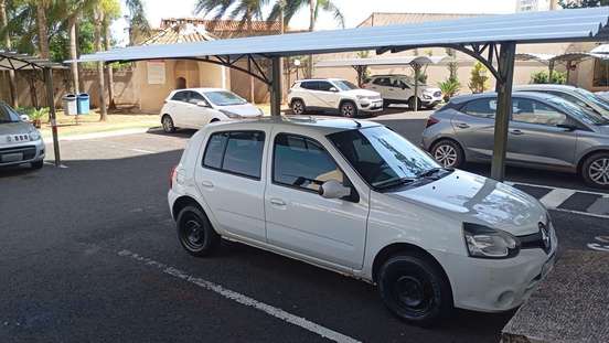 RENAULT-CLIO-2015