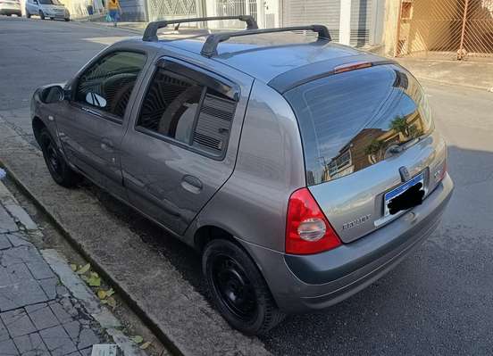 RENAULT-CLIO-2005