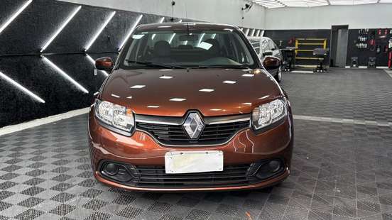RENAULT-LOGAN-2014