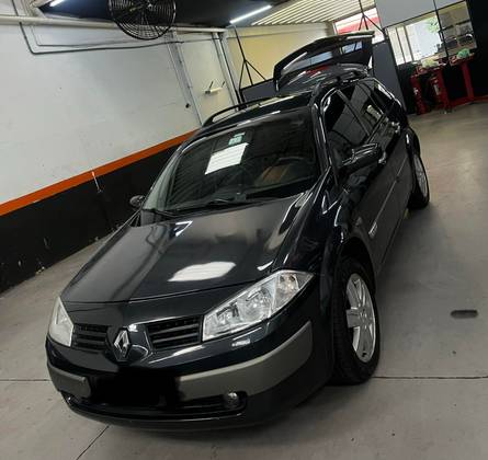 RENAULT MEGANE 2.0 DYNAMIQUE GRAND TOUR 16V GASOLINA 4P AUTOMÁTICO