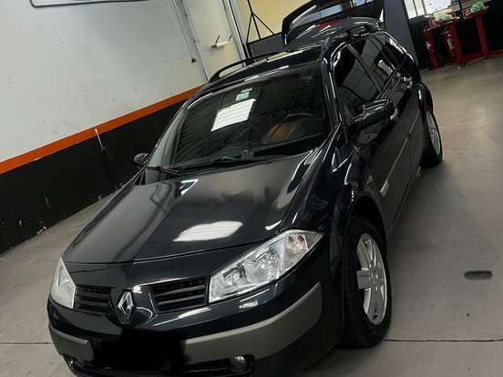 RENAULT-MEGANE-2.0 DYNAMIQUE GRAND TOUR 16V GASOLINA 4P AUTOMÁTICO RENAULT-MEGANE-2008