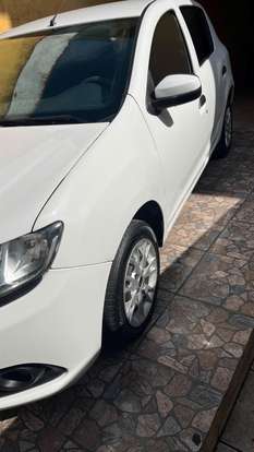RENAULT-SANDERO-2015