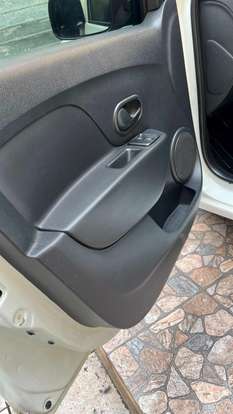 RENAULT-SANDERO-1.0 AUTHENTIQUE 16V FLEX 4P MANUAL RENAULT-SANDERO-2015