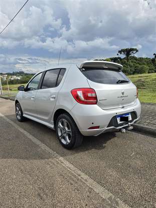 RENAULT-SANDERO-2018