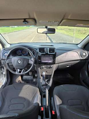 RENAULT-SANDERO-2018