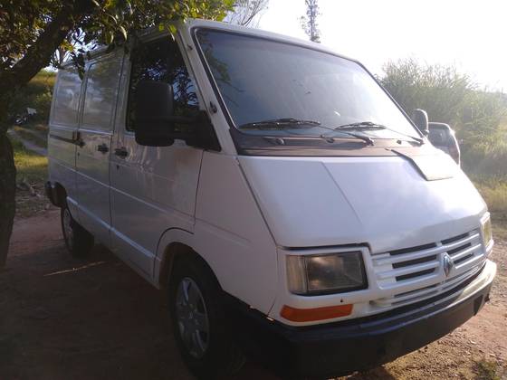 RENAULT TRAFIC 2.2 FURGÃO CHASSI CURTO 8V GASOLINA 4P MANUAL