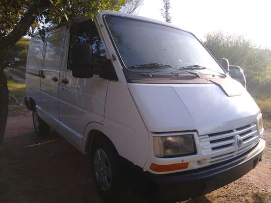 RENAULT-TRAFIC-2.2 FURGÃO CHASSI CURTO 8V GASOLINA 4P MANUAL RENAULT-TRAFIC-1998