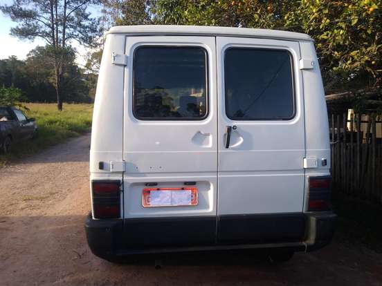 RENAULT-TRAFIC-2.2 FURGÃO CHASSI CURTO 8V GASOLINA 4P MANUAL RENAULT-TRAFIC-1998