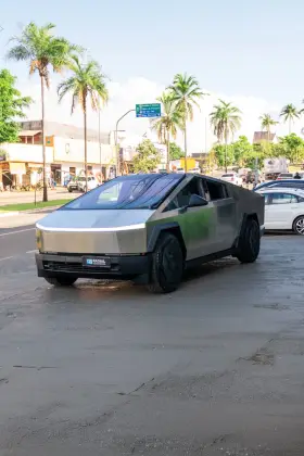 TESLA CYBERTRUCK 122,4 KW ELÉTRICO LONG RANGE RWD