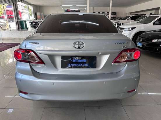 TOYOTA-COROLLA-2013