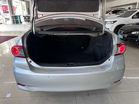 TOYOTA-COROLLA-2013