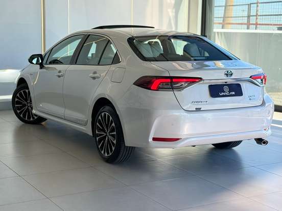 TOYOTA-COROLLA-2025