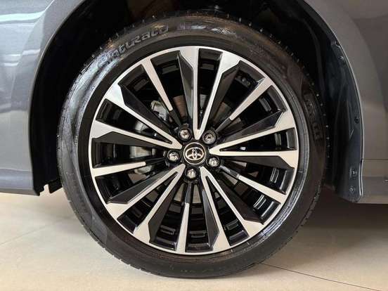 TOYOTA-COROLLA-2025