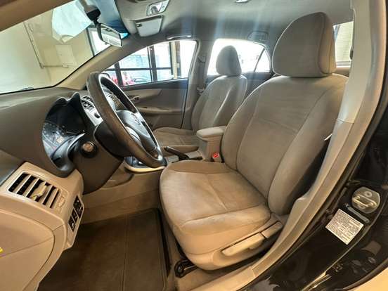 TOYOTA-COROLLA-2011