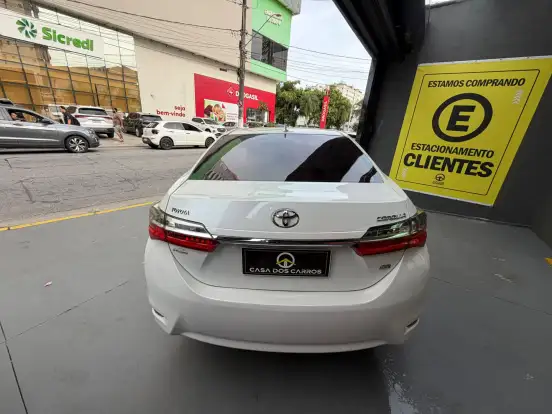 TOYOTA-COROLLA-2018